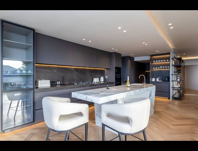 3 BEDROOM APARTMENT FOR SALE IN GREEN POINT